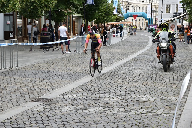 更是整个团 更是整个团